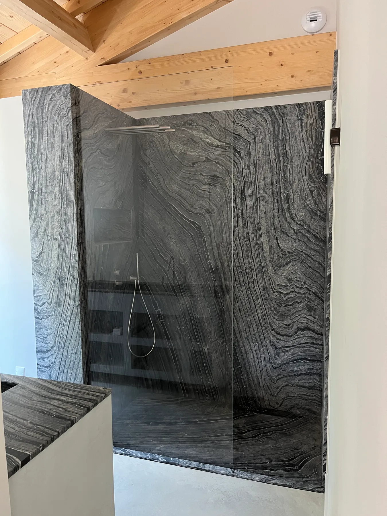 L'Atelier du Marbre à Terrasson-Lavilledieu · réalisation en pierre naturelle 3